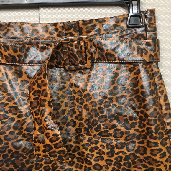NWT Umgee Animal Leopard Print Skirt - Picture 2 of 11